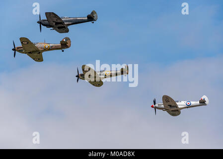 BBMF Kämpfer, die sich in der Ausbildung an der Royal International Air Tattoo, Großbritannien am 14. Juli 2017. Stockfoto