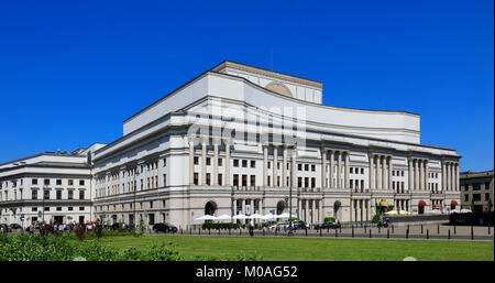 Warschau, Pommern/Ostsee/Polen - 2017/05/19: Grand Theater von pilsudskiego Square und Wierzbowa Street im Stadtzentrum Stockfoto