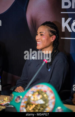 Norwegen, Bergen - 10. Juni 2017. Die norwegische Profiboxer Cecilia Brækhus auf der Pressekonferenz nach dem Kampf gegen Erica Farias in Bergen gesehen. Der Kampf ist als die Schlacht von Bergen bekannt. (Foto: Gonzales Foto - Jarle H. Moe). Stockfoto