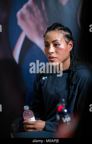 Norwegen, Bergen - 10. Juni 2017. Die norwegische Profiboxer Cecilia Brækhus auf der Pressekonferenz nach dem Kampf gegen Erica Farias in Bergen gesehen. Der Kampf ist als die Schlacht von Bergen bekannt. (Foto: Gonzales Foto - Jarle H. Moe). Stockfoto