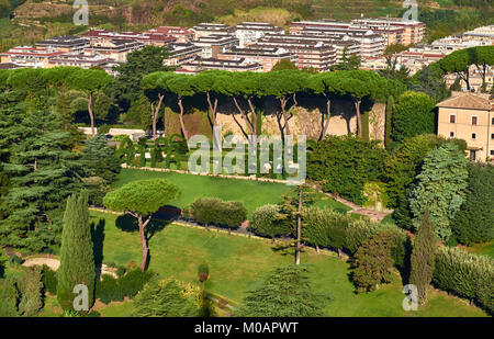 Vogel Blick auf die Vatikanischen Gärten in Rom, Italien Stockfoto