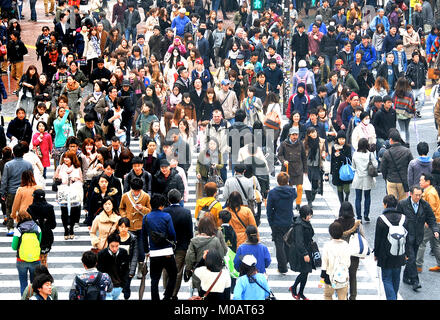 Menge Kreuzung Straße, Shibuya, Tokio, Japan Stockfoto