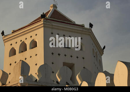 Pom Phra Sumen, ein Fort auf dem Chao Phraya Fluss in der alten Stadt, Bangkok, Thailand Stockfoto