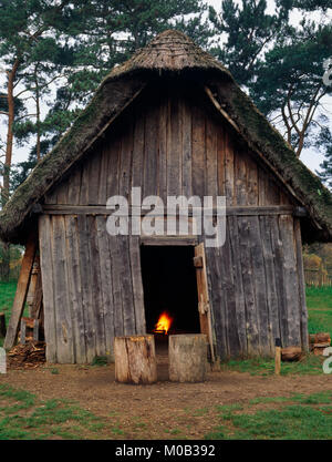 Experimentelle Dorf gebaut auf dem ausgegrabenen Stätte einer frühmittelalterlichen Siedlung im Einsatz 420-650 von Familien, die aus Deutschland oder Holland emigrierte. Stockfoto