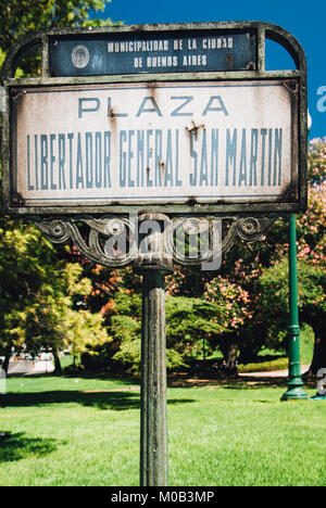 Zeichen der Plaza Libertador General San Martin, Buenos Aires, Argentinien Stockfoto