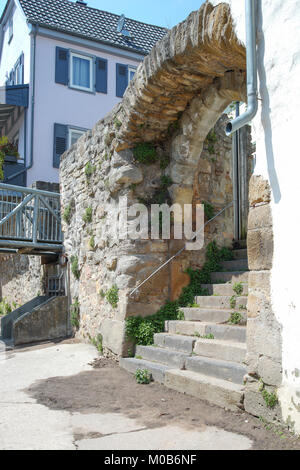 Creek-Mündung des Ellerbach und Blick von der alten Stadt Bad Kreuznach Deutschland Rheinland-Pfalz Stockfoto