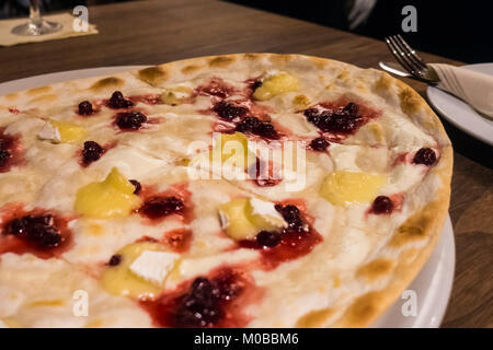 Deutsche Berry Schafskäse Flammkuchen Restaurant Küche Europäischen Gericht Stockfoto