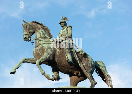 St. Petersburg, Russland - 14. Juni 2011: Denkmal für Nicholas ich gegen den blauen Himmel. Im Jahr 1859 vorgestellt wurde, war es die erste Reiterstandbild in Europa mit o Stockfoto