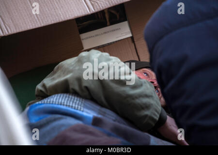 Biagio Conte, einen laienmissionar, während des Hungerstreiks für Obdachlose und Arme Menschen. Stockfoto