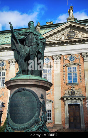 STOCKHOLM, Schweden - 19 AUGUST 2016: Blick auf die Statue von Gustavo Erici vor riddarhuset (Haus des Adels), Riddarhustorget Palast in Stockholm, Stockfoto