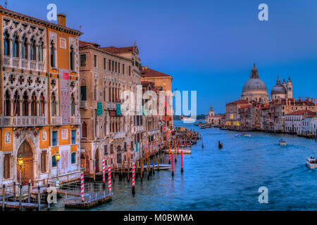 Ein Abend Blick auf den Grand Canal, Veneto, Venedig, Italien, Europa. Stockfoto