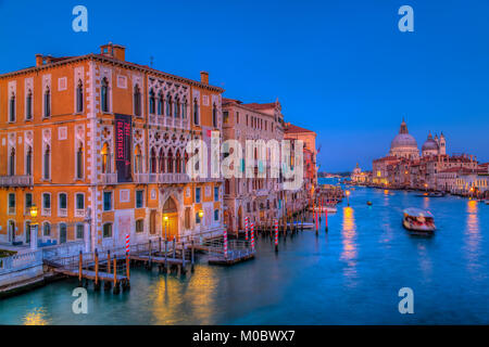 Ein Abend Blick auf den Grand Canal, Veneto, Venedig, Italien, Europa. Stockfoto