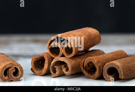 Cassia Zimtstangen Makro mit Freiraum für Text Stockfoto