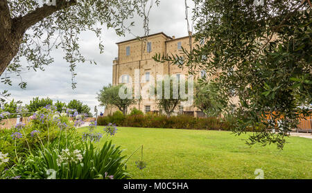 Heiligtum des Heiligen Hauses von Loreto, Marken, Italien. Blick auf den Apostolischen Palast und Garten Stockfoto