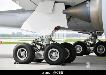 Lufthansa, Airbus, A350-900, A350, Federung, Hauptfahrwerk, Rad, tube Reifen, Flugzeuge, Flugzeug, Flugzeug, Flughafen München, Stockfoto