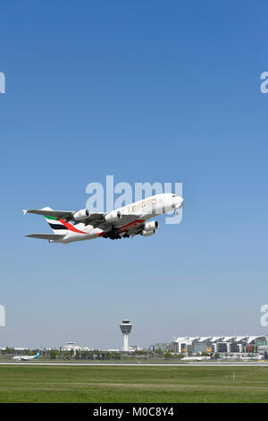 Emirate, Airbus A380-800, A380, 800, Flugzeug, Flugzeuge, Flugzeug, Flughafen München Stockfoto