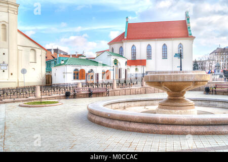 MINSK, Weißrussland - März 11.2017: Platz der Freiheit. Ein Komplex von alten Gebäuden im historischen Zentrum der Stadt Stockfoto