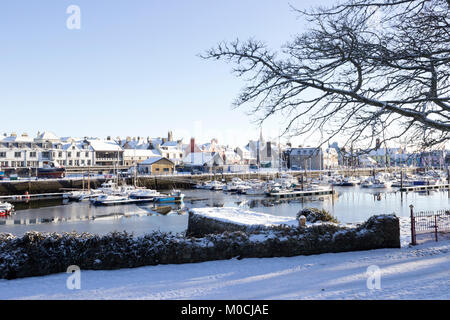 Winter Szene in den Hafen von Stornoway, Isle of Lewis, Western Isles, Äußere Hebriden, Schottland, Vereinigtes Königreich Stockfoto