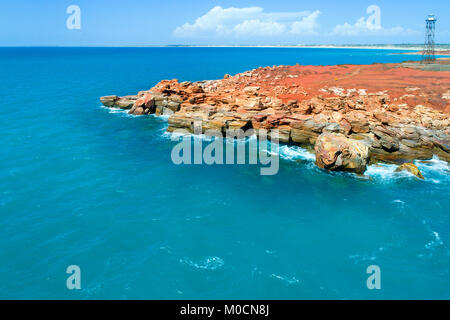 Felsige Küste und Leuchtturm, Gantheaume Point, Broome, West Kimberley, Western Australia Stockfoto