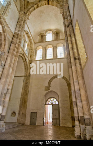 Grand Interieur der mittelalterlichen Abtei in Cluny in Frankreich Stockfoto