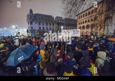 Bukarest, Rumänien - Januar 20, 2018: Tausend von Rumänischen um das Land Protest in Bukarest gegen Koalition und seine Pläne, die Regeln der Gerechtigkeit zu ändern. Credit: Alberto Grosescu/Alamy leben Nachrichten Stockfoto