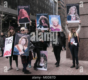 New York, NY, USA. 20 Jan, 2018. März 2018 der Frauen am 20. Januar 2018 in New York City. Credit: Diego Corredor/Medien Punch/Alamy leben Nachrichten Stockfoto