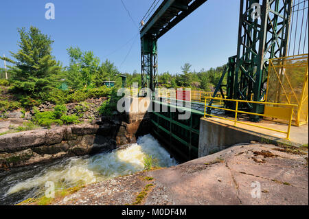 Dies ist die alten grossen Chaudiere Damm auf der französischen Fluss Stockfoto