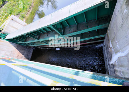 Dies ist die alten grossen Chaudiere Damm auf der französischen Fluss Stockfoto