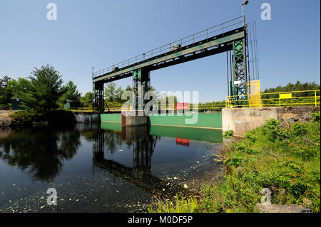 Dies ist die alten grossen Chaudiere Damm auf der französischen Fluss Stockfoto