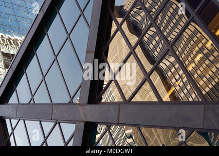 Eine abstrakte Sicht Chicago Skyline spiegelt sich in Glas Stockfoto