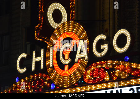 Die ikonischen Festzelt vor der Chicago Theatre ist ein Inoffizielles Wahrzeichen der Stadt und häufig in Filmen und TV Shows in Chicago eingestellt. Stockfoto