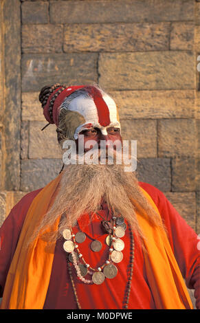 Nepal. Kathmandu. Pashupatinath Tempel (Hindu). Sadhu (heiliger Mann) lächelnd. Porträt. Stockfoto