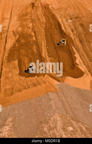 Reklamation Arbeit über Lagerbestände von Abfällen aus dem Bergbau auf Freeport-McMoRan Copper & Gold Inc. Tyrone Mine in der Nähe von Silver City, New Mexico, USA Stockfoto