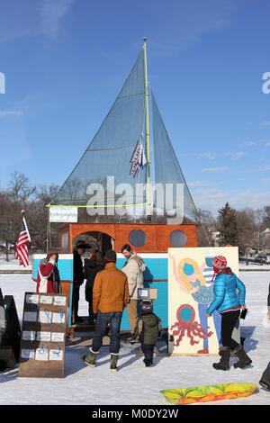 Die Seemannsgesänge, an der Kunst Shanty Projekte auf gefrorenem See Harriet in Minneapolis, MN, USA. Stockfoto