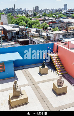 Buenos Aires Argentinien, Caminito Barrio de la Boca, Museo Benito Quinquela Martin Museum, Dachterrasse, Skulptur, Skyline der Stadt, Hispanic ARG171122205 Stockfoto