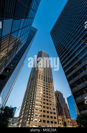 San Francisco Hochhäuser Hochhäuser Gebäude fotografiert von einem niedrigen Winkel Stockfoto