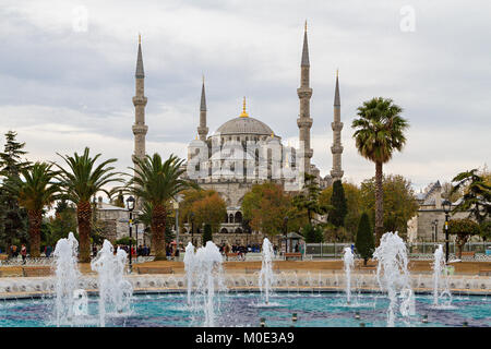 Blaue Moschee im Stadtteil Sultanahmet in Istanbul, Türkei. Stockfoto