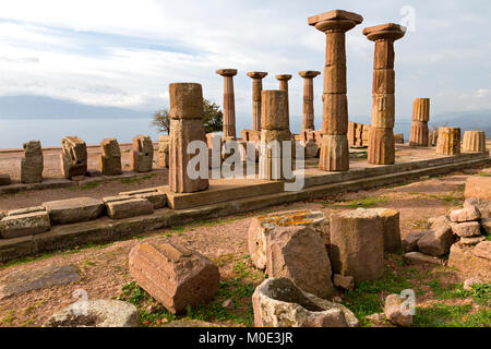 Die Ruinen der Tempel der Athene in der antiken Stadt Assos, in Behramkale, Canakkale, Türkei Stockfoto