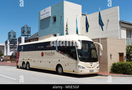 Knysna Quays Western Cape Südafrika. Dezember 2017. Ein tourbus in einem Holiday Hotel in Knysna geparkt. Stockfoto