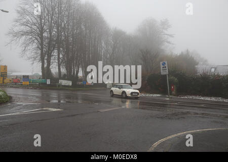 Biggin Hill, Großbritannien, 21. Januar 2018, Foggy in Biggin Hill, Kent nach leichtem Schneefall und Temperaturen nahe dem Gefrierpunkt © Keith Larby/Alamy Leben Nachrichten bleiben Stockfoto