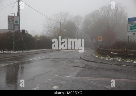 Biggin Hill, Großbritannien, 21. Januar 2018, Foggy in Biggin Hill, Kent nach leichtem Schneefall und Temperaturen nahe dem Gefrierpunkt © Keith Larby/Alamy Leben Nachrichten bleiben Stockfoto