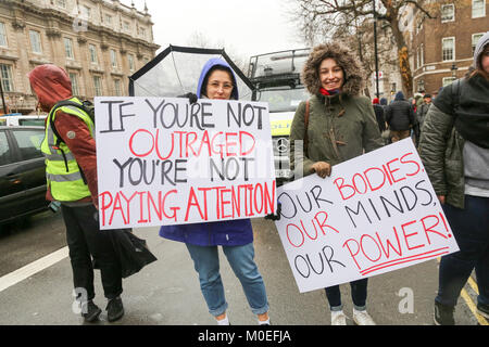 London, Großbritannien. 21 Jan, 2018. 21 Jan, 2018. Hunderte von Menschen besuchen die Zeiten bis März der Frauen, beginnend bei Richmond Terrasse, gegenüber der Downing Street. Penelope Barritt/Alamy Live News Credit: Penelope Barritt/Alamy leben Nachrichten Stockfoto