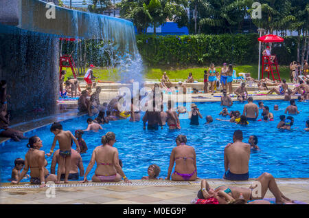 Januar 21, 2018 - SÃ¢o Paulo, SÃ £ o Paulo, Brasilien - SAO PAULO SP, SP 21/01/2018 SOMMER IN SÃƒO PAULOi: Badenden Spaß auf die Pools von Sesc Belenzinho, heute der thermischen Sensation 35 Grad in der Stadt São Paulo £, 21. Januar 2018 erreichte. Credit: Cris Fafa/ZUMA Draht/Alamy leben Nachrichten Stockfoto