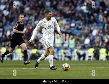 Madrid, Madrid, Spanien. 21 Jan, 2018. Kovacic in Aktion während des Spiels konfrontiert. Real Madrid Deportivo La CoruÃ±a im Santiago Bernabeu Stadion während der spanischen Liga Spiel ''Primera División''. Endstand Real Madrid gewann 7-1. Credit: Manu Reino/SOPA/ZUMA Draht/Alamy leben Nachrichten Stockfoto