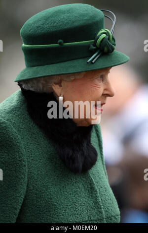 Schloss Steigende, Norfolk, Großbritannien. 21 Jan, 2018. Königin Elizabeth II., die Teilnahme an der St. Laurentius Kirche Sonntag Morgen, in der Kredit: Paul Marriott/Alamy leben Nachrichten Stockfoto