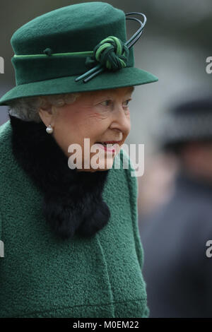 Schloss Steigende, Norfolk, Großbritannien. 21 Jan, 2018. Königin Elizabeth II., die Teilnahme an der St. Laurentius Kirche Sonntag Morgen, in der Kredit: Paul Marriott/Alamy leben Nachrichten Stockfoto