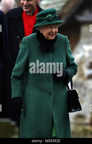 Schloss Steigende, Norfolk, Großbritannien. 21 Jan, 2018. Königin Elizabeth II., die Teilnahme an der St. Laurentius Kirche Sonntag Morgen, in der Kredit: Paul Marriott/Alamy leben Nachrichten Stockfoto