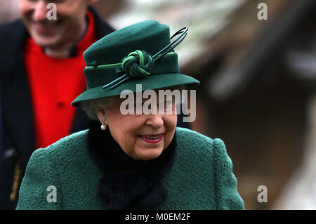 Schloss Steigende, Norfolk, Großbritannien. 21 Jan, 2018. Königin Elizabeth II., die Teilnahme an der St. Laurentius Kirche Sonntag Morgen, in der Kredit: Paul Marriott/Alamy leben Nachrichten Stockfoto