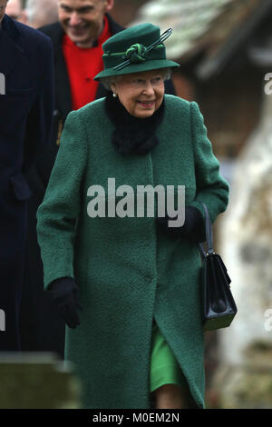 Schloss Steigende, Norfolk, Großbritannien. 21 Jan, 2018. Königin Elizabeth II., die Teilnahme an der St. Laurentius Kirche Sonntag Morgen, in der Kredit: Paul Marriott/Alamy leben Nachrichten Stockfoto