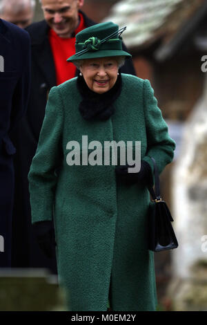 Schloss Steigende, Norfolk, Großbritannien. 21 Jan, 2018. Königin Elizabeth II., die Teilnahme an der St. Laurentius Kirche Sonntag Morgen, in der Kredit: Paul Marriott/Alamy leben Nachrichten Stockfoto